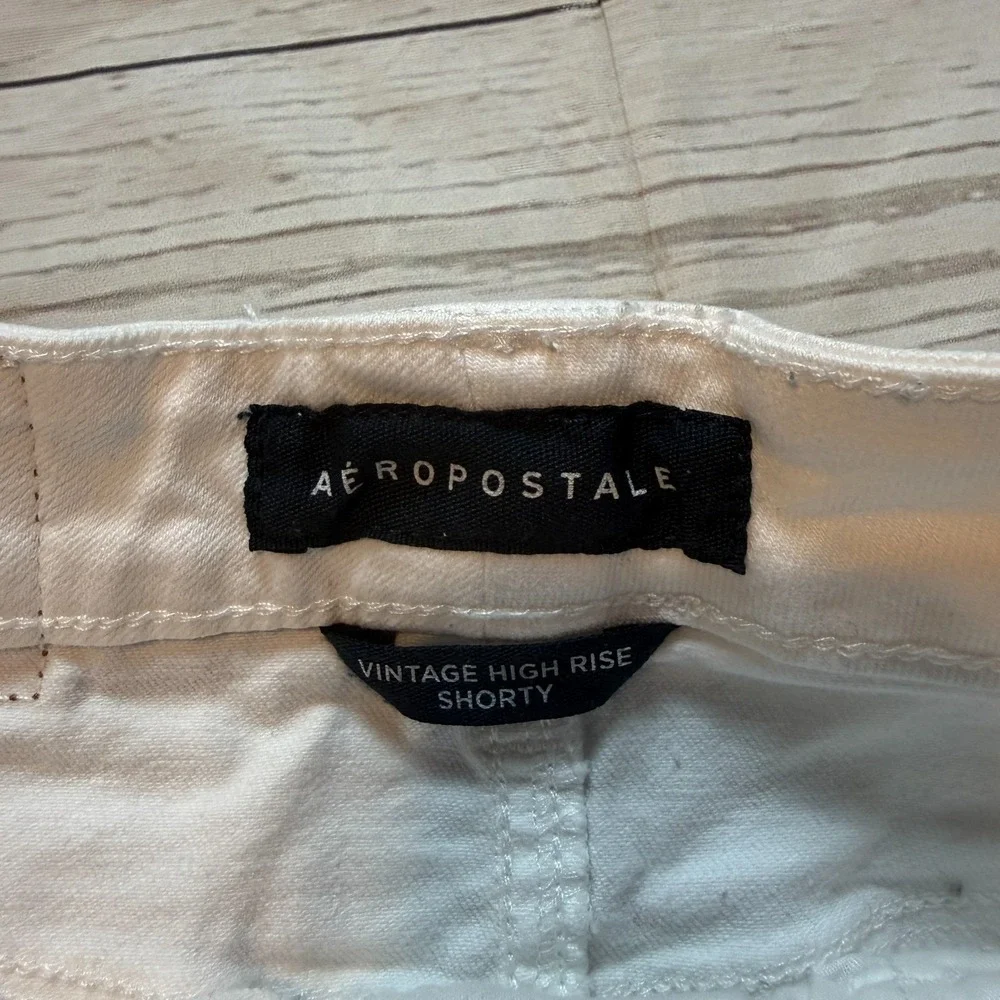Aeropostale Vintage High Rise Shorty White Shorts Frayed Distressed Women's‎ 0